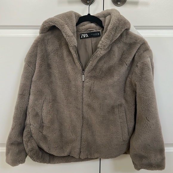 Zara Jackets & Blazers - NWT Zara faux fur hooded jacket